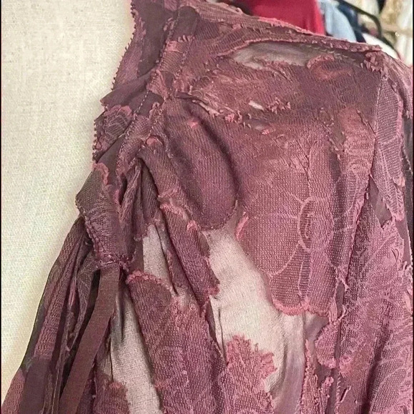 Romantic lace blouse - Picture 4 of 12